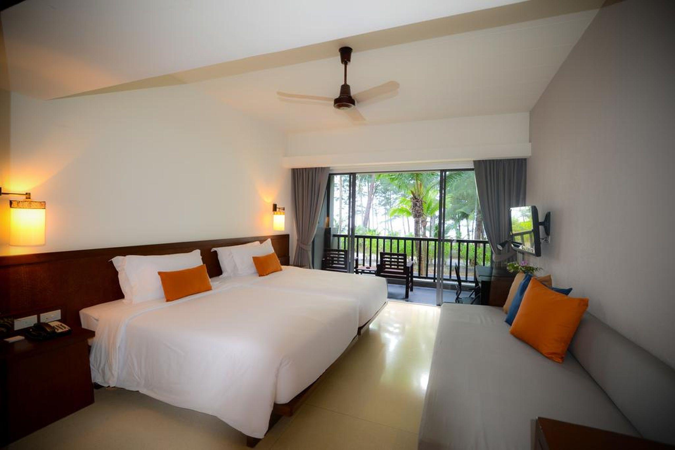Grand Southsea Khaolak Beach Resort Khao Lak Buitenkant foto
